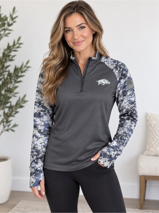 Colosseum Tops - Arkansas Razorbacks Women’s M Game Day Quarter Zip Pullover Camo NWT